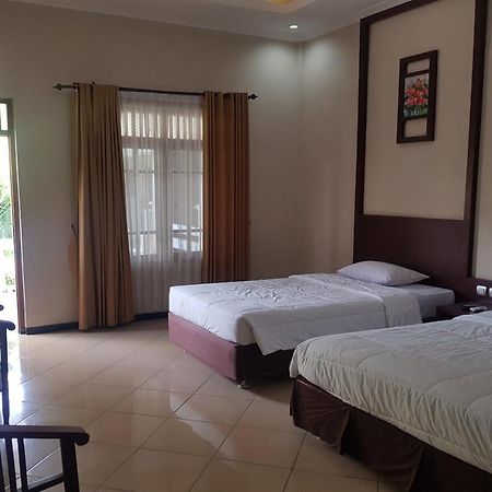 Oyo 2671 Wisma Djaja Syariah Bojonegoro Extérieur photo