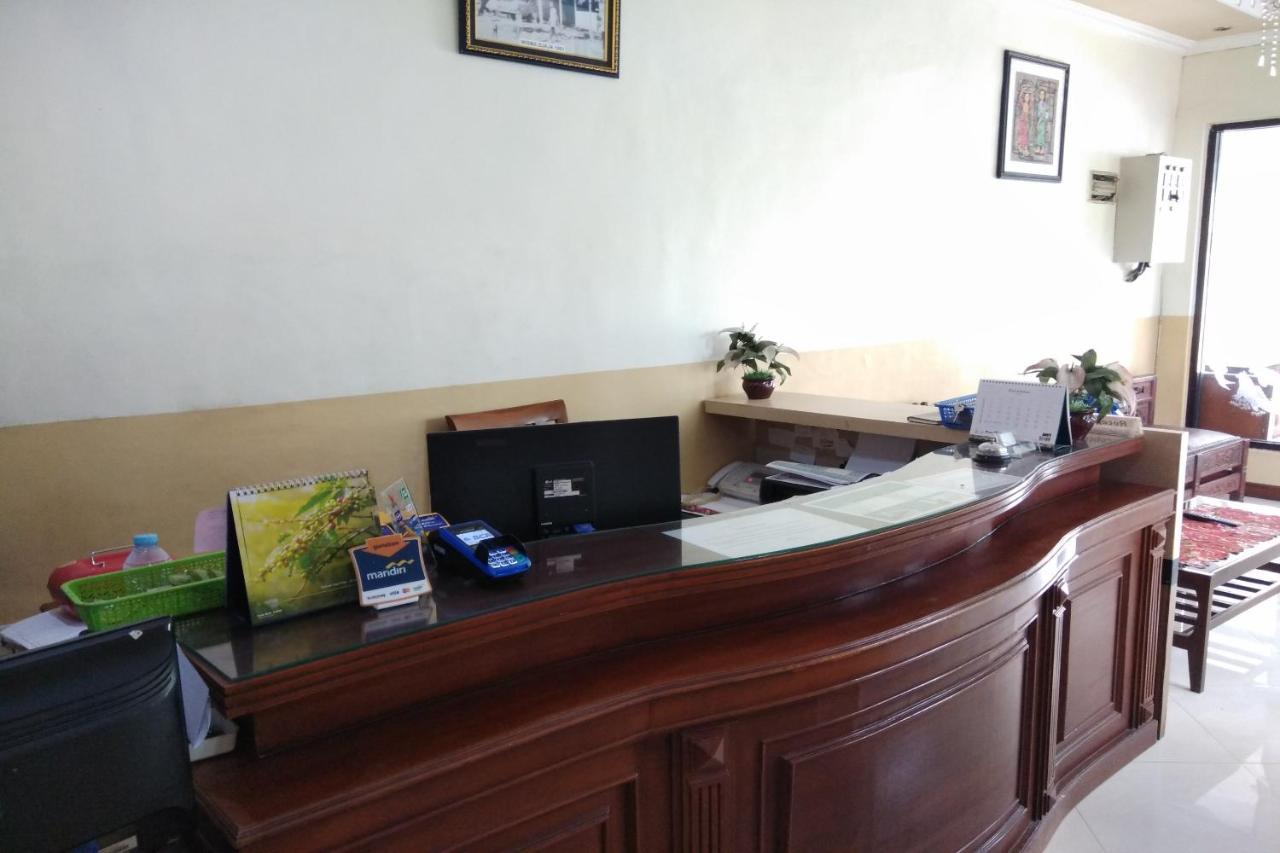 Oyo 2671 Wisma Djaja Syariah Bojonegoro Extérieur photo