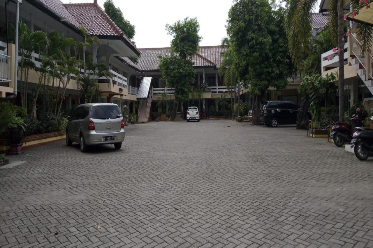 Oyo 2671 Wisma Djaja Syariah Bojonegoro Extérieur photo