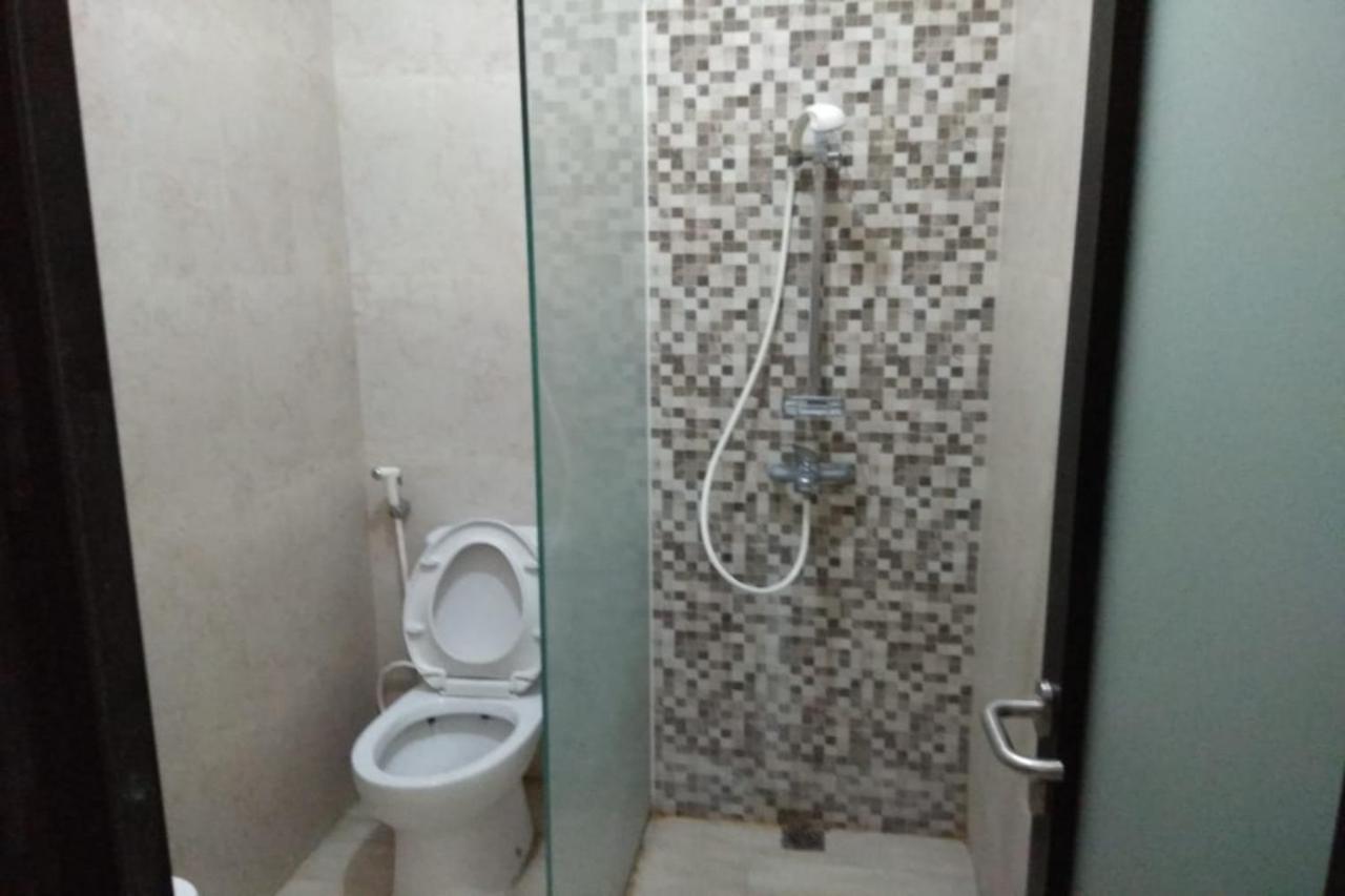 Oyo 2671 Wisma Djaja Syariah Bojonegoro Extérieur photo